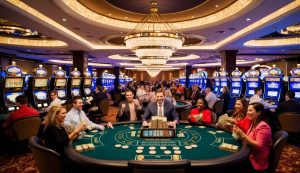 Apakah kamu ingin tahu bagaimana cara mencapai keberhasilan dalam bermain casino online dan menang setiap hari? Saya telah menemukan beberapa strategi yang sangat efektif yang bisa membantu kamu meraih cuan melimpah. Dalam dunia casino online, memahami aturan permainan dan mengelola bankroll dengan bijak adalah kunci untuk meraih hasil yang baik. Sebuah kasino yang ramai dengan lampu berkelap-kelip, mesin slot, dan meja kartu yang dipenuhi pemain yang bersemangat memenangkan tumpukan uang. Dengan pendekatan yang tepat, kamu bisa meningkatkan peluang kemenangan. Banyak pemain yang telah sukses melakukan ini dan mendapatkan keuntungan yang konsisten. Saya ingin berbagi pengalaman dan tips yang bisa membuat perjalanan bermain kamu lebih menyenangkan dan menguntungkan. Ayo kita mulai! Strategi Efektif untuk Menang Setiap Hari Saya ingin berbagi beberapa strategi yang bisa membantu saya meningkatkan peluang menang di casino online. Dengan memahami pola permainan, mengelola modal, dan memanfaatkan bonus, saya bisa mendapatkan hasil yang lebih baik. Memahami Pola Permainan Casino Online Memahami pola permainan adalah langkah pertama yang penting. Setiap permainan, seperti slot atau poker, memiliki aturan dan cara bermain yang berbeda. Saya sering memperhatikan tren yang muncul, seperti seberapa sering suatu permainan memberikan kemenangan. Dengan mencatat hasil permainan, saya bisa mencari pola yang mungkin membantu. Misalnya, jika saya memperhatikan bahwa mesin slot tertentu sering memberikan kemenangan kecil, saya mungkin lebih sering memilih mesin itu. Menjaga konsistensi juga kunci. Jadi, saya cenderung memilih beberapa permainan yang saya kuasai, sehingga lebih mudah bagi saya untuk mendalami pola yang ada. Manajemen Modal yang Bijak Manajemen modal sangat penting untuk sukses dalam casino online. Saya selalu menetapkan anggaran sebelum mulai bermain. Misalnya, saya hanya akan menggunakan 10% dari total dana saya untuk satu sesi permainan. Ini membantu saya untuk tidak terjebak dalam kekalahan. Saya juga mencoba bermain dengan taruhan kecil terlebih dahulu. Ini memberi saya waktu untuk merasakan permainan dan menghindari kehilangan besar di awal. Jika saya menang, saya membagi kemenangan itu. Beberapa saya mungkin simpan untuk modal, dan lainnya bisa saya gunakan untuk bersenang-senang. Dengan cara ini, saya tetap bisa bermain tanpa risiko besar. Penggunaan Bonus dan Promosi Secara Maksimal Saya selalu mencari bonus dan promosi yang ditawarkan casino online. Banyak situs memberikan bonus pendaftaran atau promosi harian. Saya cermat untuk membaca syarat dan ketentuan sebelum menggunakan bonus ini. Dengan memanfaatkan bonus, saya bisa menambah modal permainan saya tanpa menggunakan uang pribadi banyak. Misalnya, jika saya mendapatkan bonus 100%, saya bisa bermain dua kali lebih banyak. Saya juga menyusun rencana untuk menggunakan bonus dalam permainan yang saya kenal baik. Ini memberi saya peluang lebih tinggi untuk menang sambil hanya bersenang-senang. Rahasia Meraih Cuan Melimpah di Casino Online Ada beberapa cara yang bisa saya lakukan untuk mendapatkan cuan melimpah di casino online. Pertama, penting untuk memilih permainan yang tepat. Kedua, saya harus menghindari kesalahan yang sering dilakukan oleh pemain baru. Pemilihan Permainan dengan Peluang Menang Tinggi Ketika memilih permainan, saya fokus pada yang memiliki peluang menang tinggi. Beberapa pilihan yang bisa saya pertimbangkan adalah blackjack dan video poker. Berikut adalah beberapa permainan dengan RTP (Return To Player) tinggi: Permainan RTP (%) Blackjack 99.5 Video Poker 98.5 Rulet Eropa 97.3 Slot Terpilih 96.5 Pemain harus memahami aturan dan strategi permainan untuk meningkatkan peluang menang. Dengan memilih yang tepat, saya bisa meraih kemenangan lebih sering dan merasakan pengalaman bermain yang lebih seru. Menghindari Kesalahan Umum Pemain Baru Banyak pemain baru sering melakukan kesalahan yang membuat mereka rugi. Saya pernah melakukan ini juga. Kesalahan yang umum termasuk tidak memahami aturan permainan dan tidak mengatur anggaran. Saya juga perlu menghindari bermain terlampau lama. Ini bisa membuat saya kehilangan fokus dan membuat keputusan buruk. Selain itu, tidak mengandalkan strategi atau hanya berharap pada keberuntungan juga bisa menjadi jebakan. Dengan belajar dari kesalahan ini, saya dapat meningkatkan pengalaman bermain dan meraih lebih banyak cuan di casino online. Tips Berkelanjutan untuk Mencapai Keberhasilan Saya ingin berbagi beberapa tips penting agar bisa sukses di casino online. Dengan mengikuti langkah-langkah ini, kita bisa meningkatkan peluang menang dan mengelola permainan dengan lebih baik. Menetapkan Target dan Batasan Harian Menetapkan target adalah langkah awal yang baik. Saya selalu menentukan seberapa banyak saya ingin menang atau kalah dalam satu hari. Ini membantu saya tetap fokus dan tidak terbawa suasana. Langkah-langkah yang dapat diikuti: Tentukan jumlah uang yang akan dipertaruhkan. Buatlah target kemenangan yang realistis. Tentukan batasan kerugian agar tidak terjebak. Dengan batasan yang jelas, saya merasa lebih tenang dan bisa menikmati permainan tanpa tekanan. Ini sangat penting agar tidak kehilangan kontrol saat bermain. Konsistensi dan Evaluasi Strategi Bermain Konsistensi adalah kunci untuk mencapai keberhasilan. Ketika saya menemukan strategi yang bekerja, saya terus menggunakannya. Saya juga mengatur waktu untuk mengevaluasi strategi saya secara berkala. Tips untuk konsistensi: Catat setiap sesi permainan, termasuk kemenangan dan kekalahan. Analisis apa yang berhasil dan apa yang tidak. Sesuaikan strategi berdasarkan apa yang telah dipelajari. Dengan cara ini, saya bisa terus meningkatkan keterampilan saya dan membuat keputusan yang lebih baik setiap kali bermain.