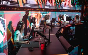 Perkembangan industri taruhan esports menunjukkan pertumbuhan yang signifikan, seiring meningkatnya popularitas esports di kalangan pemain dan penonton